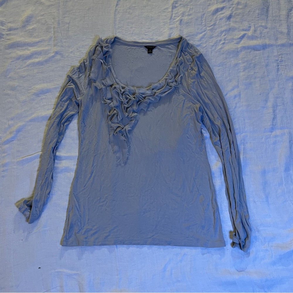 Ann Taylor Long sleeve gray and tail medium ruffle front accent soft